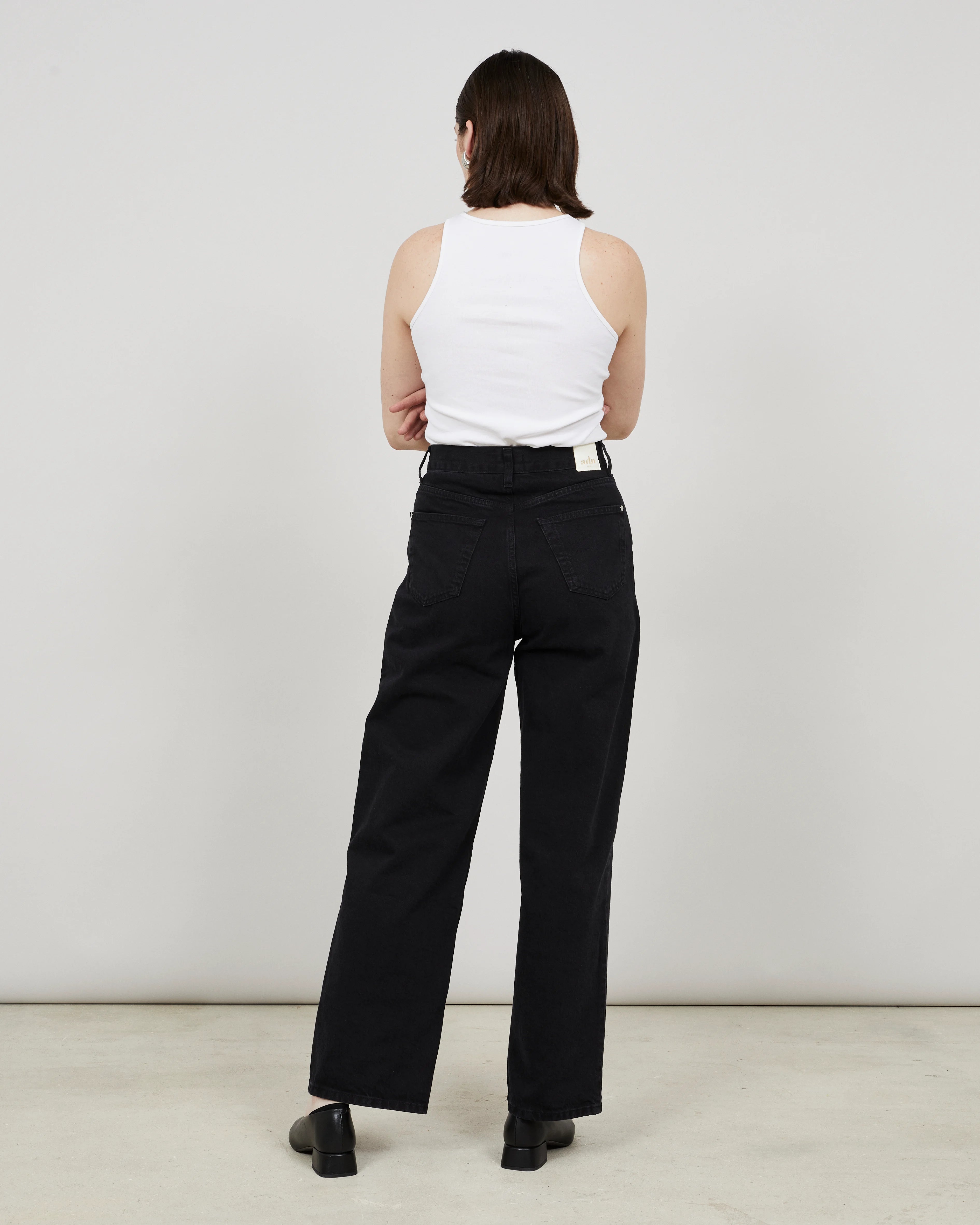 LARS - Pantalon ample en denim lavé