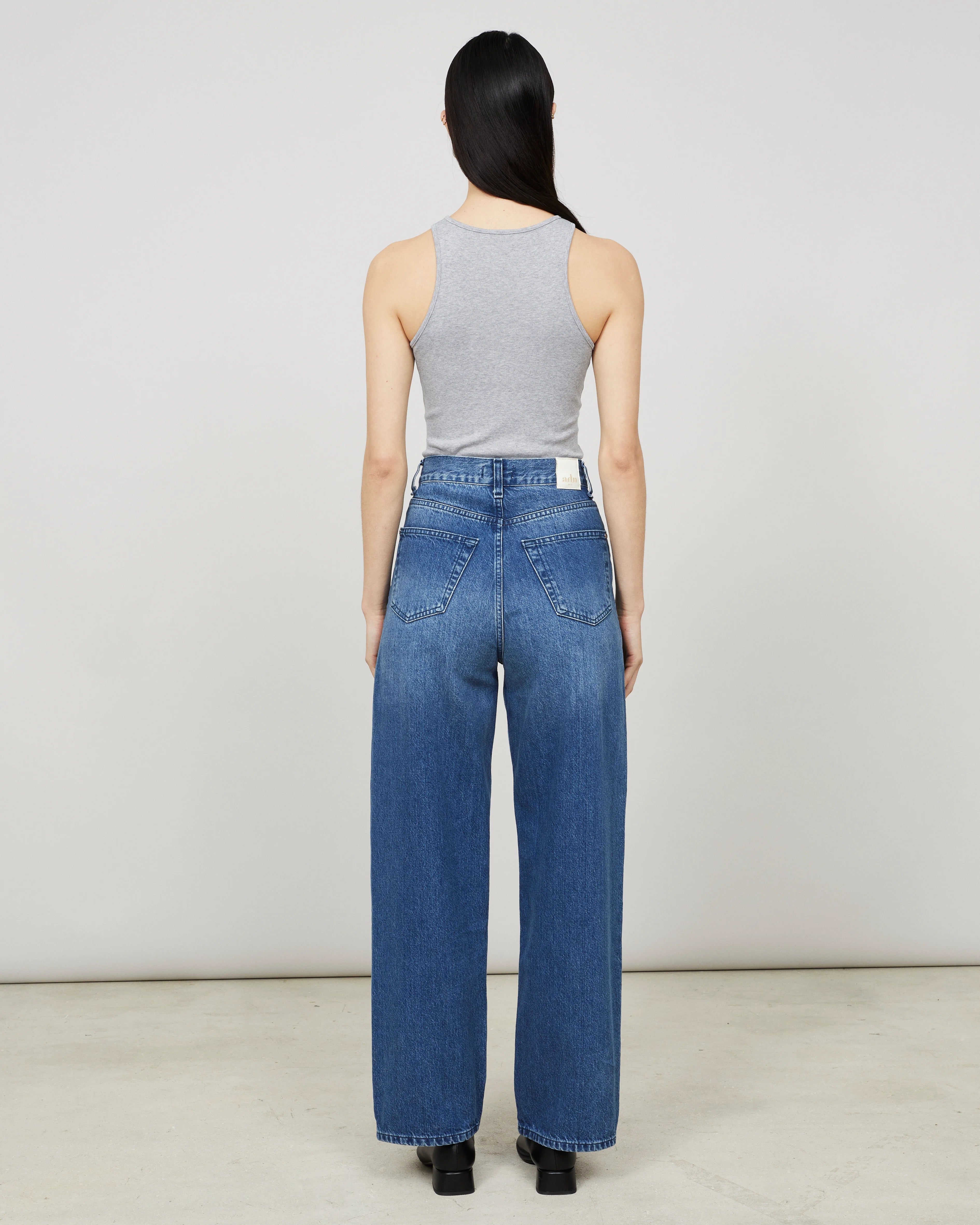 LARS - Pantalon ample en denim lavé