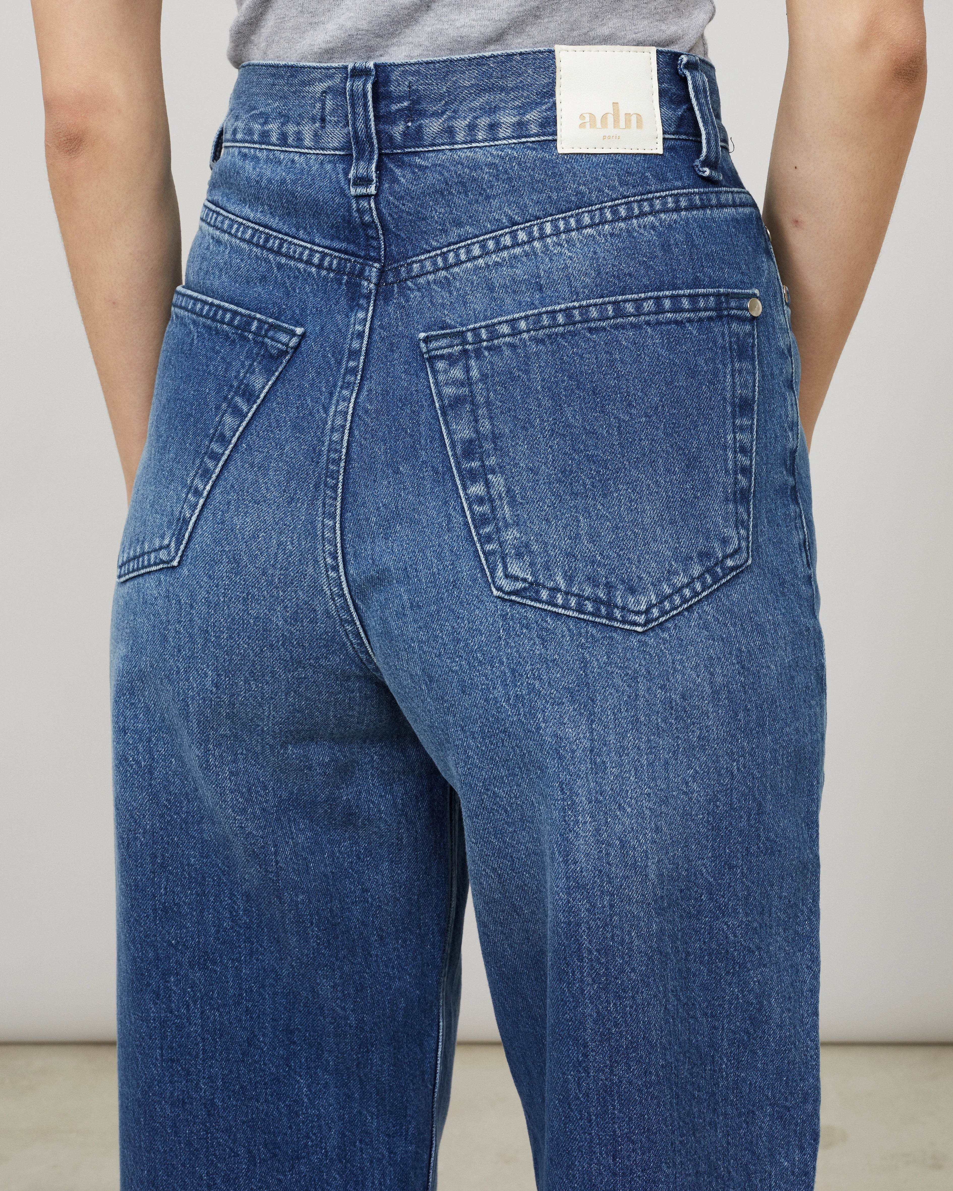 LARS - Pantalon ample en denim lavé
