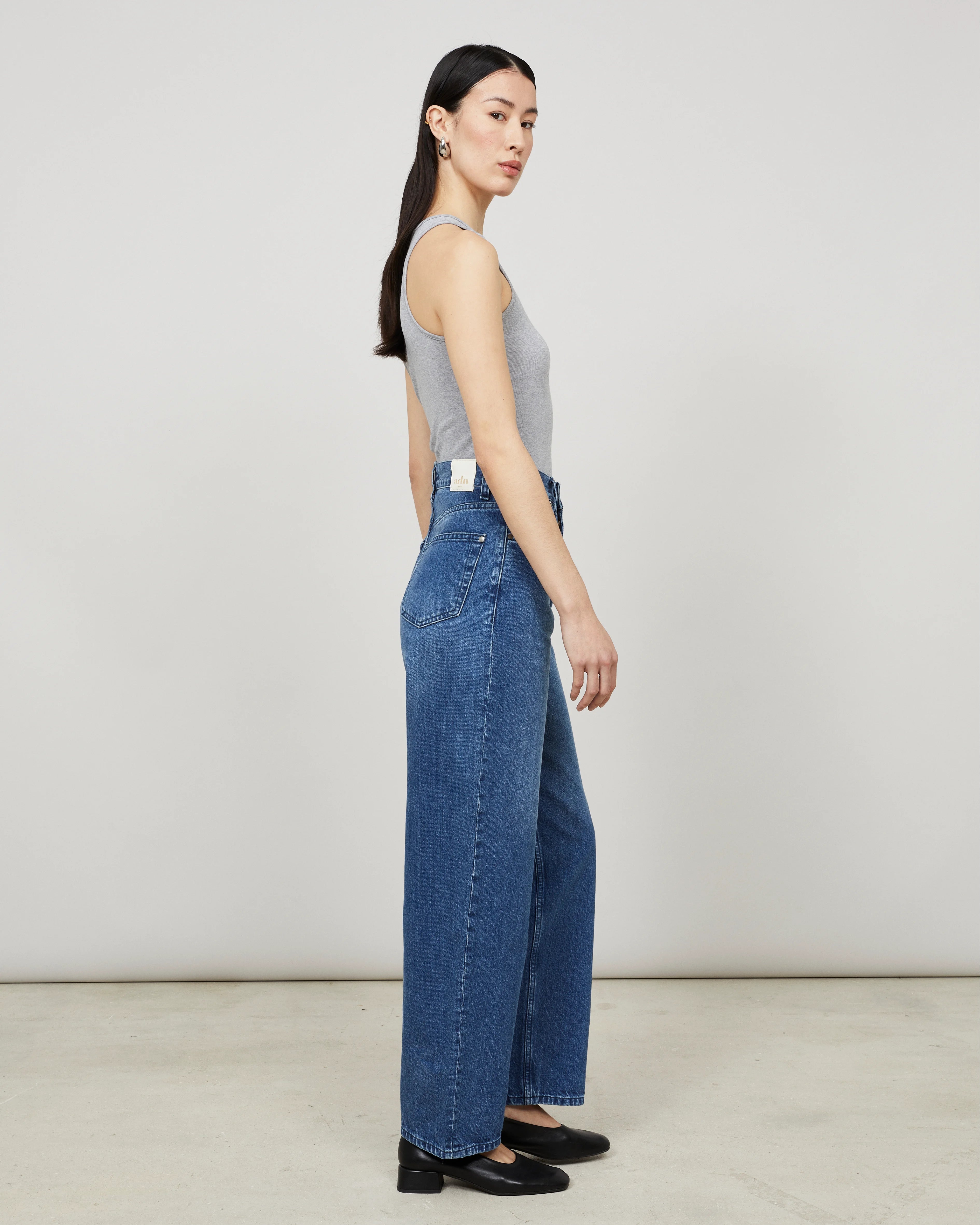 LARS - Pantalon ample en denim lavé