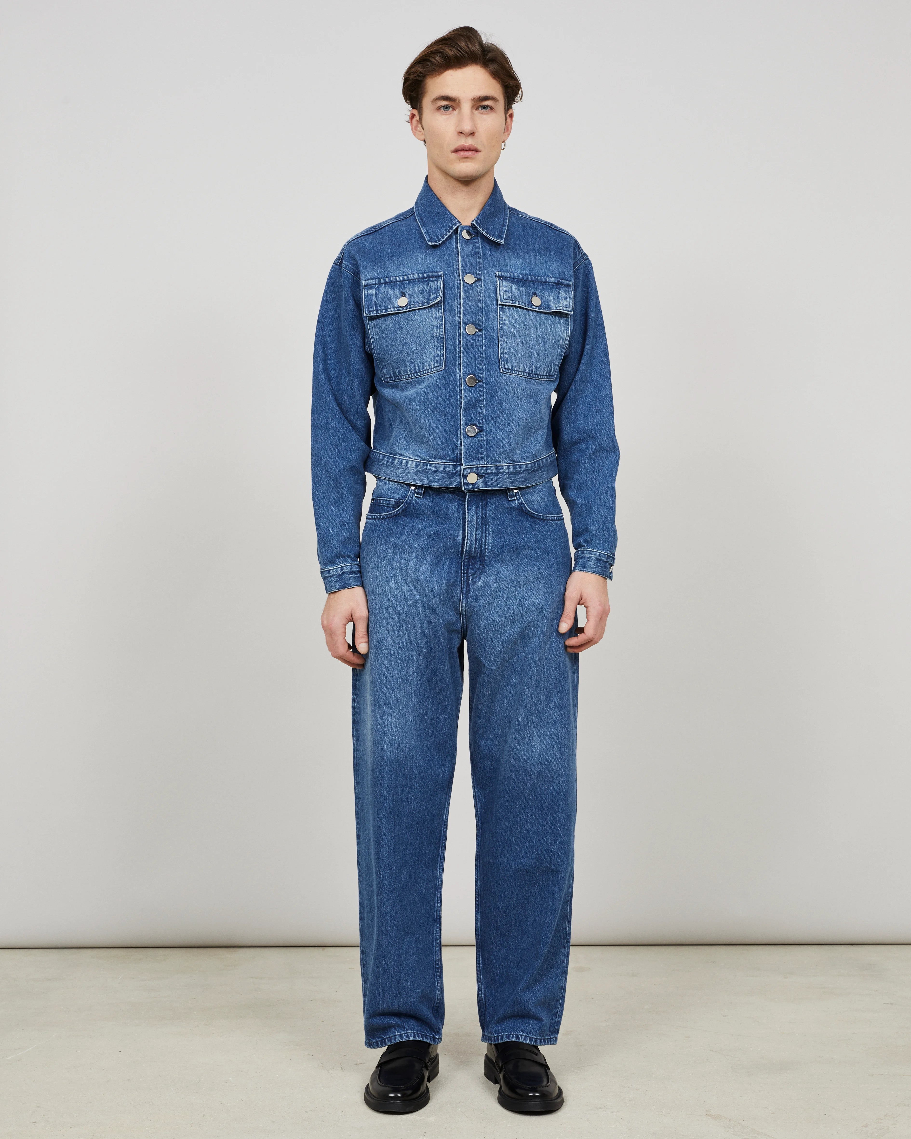 LARS - Pantalon ample en denim lavé