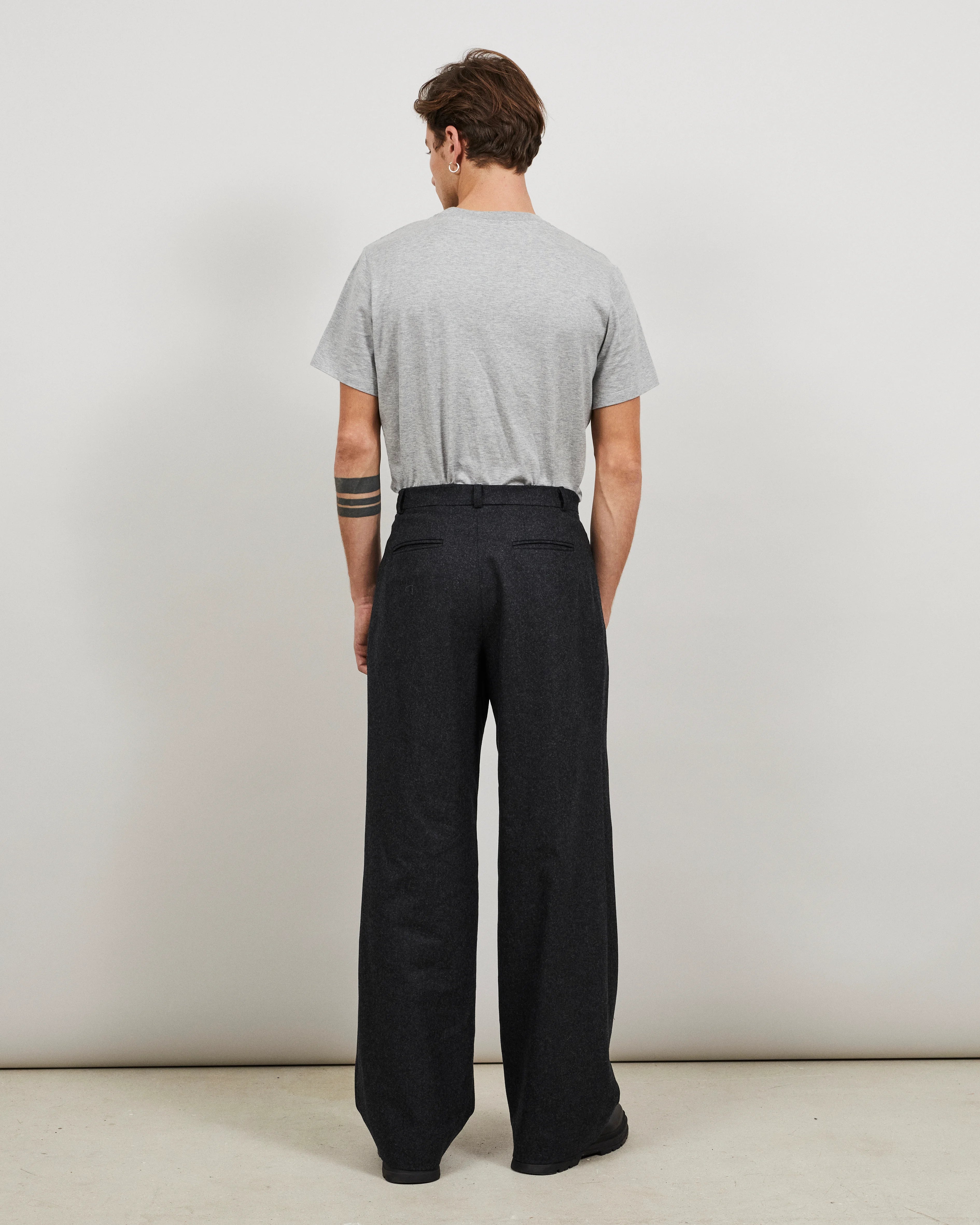SOUTH - Le pantalon ample à pli en flanelle
