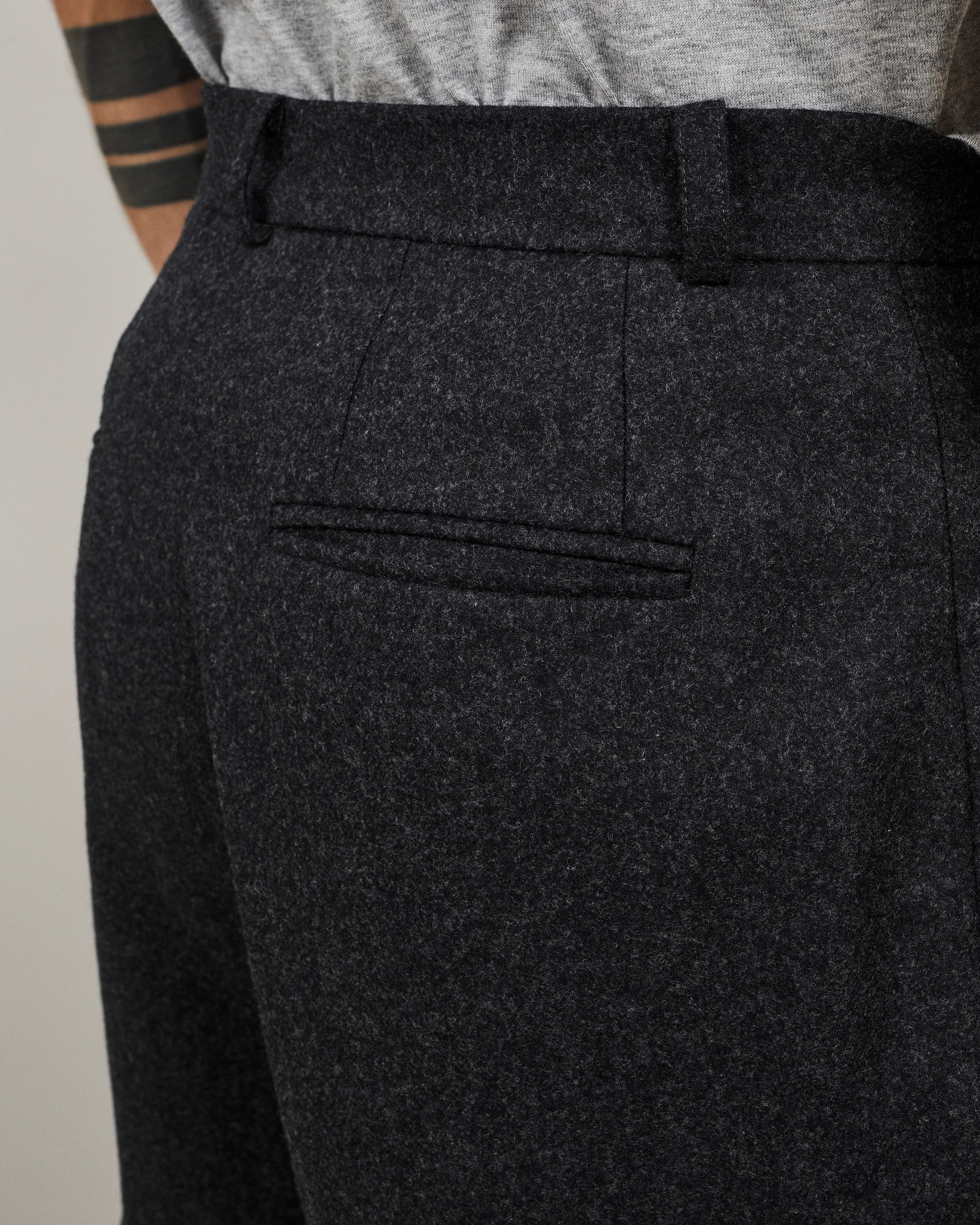 SOUTH - Le pantalon ample à pli en flanelle