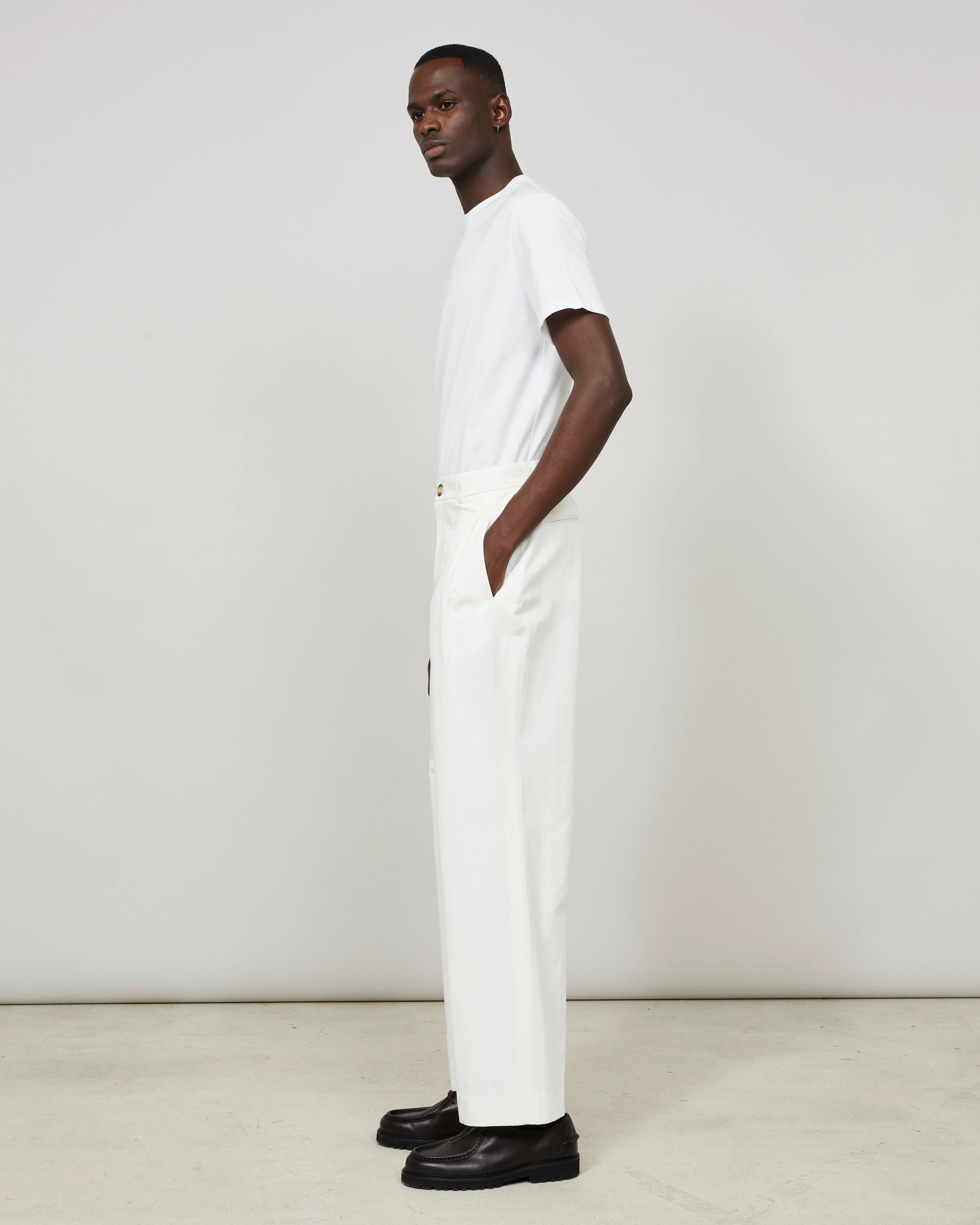 SOUTH - Wide-leg pleated trouser in cotton-linen twill