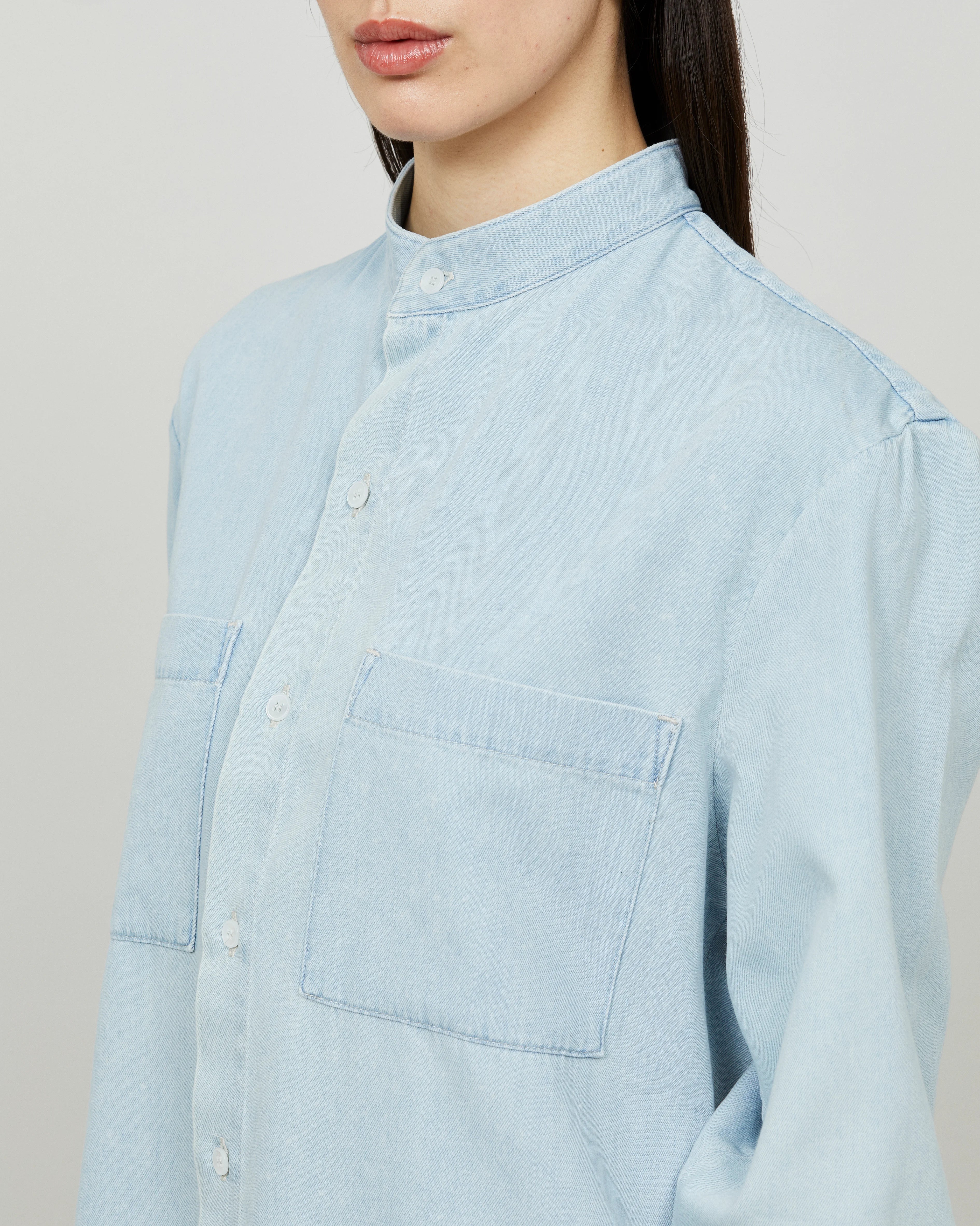 SPRING - Officer-collar shirt in washed denim