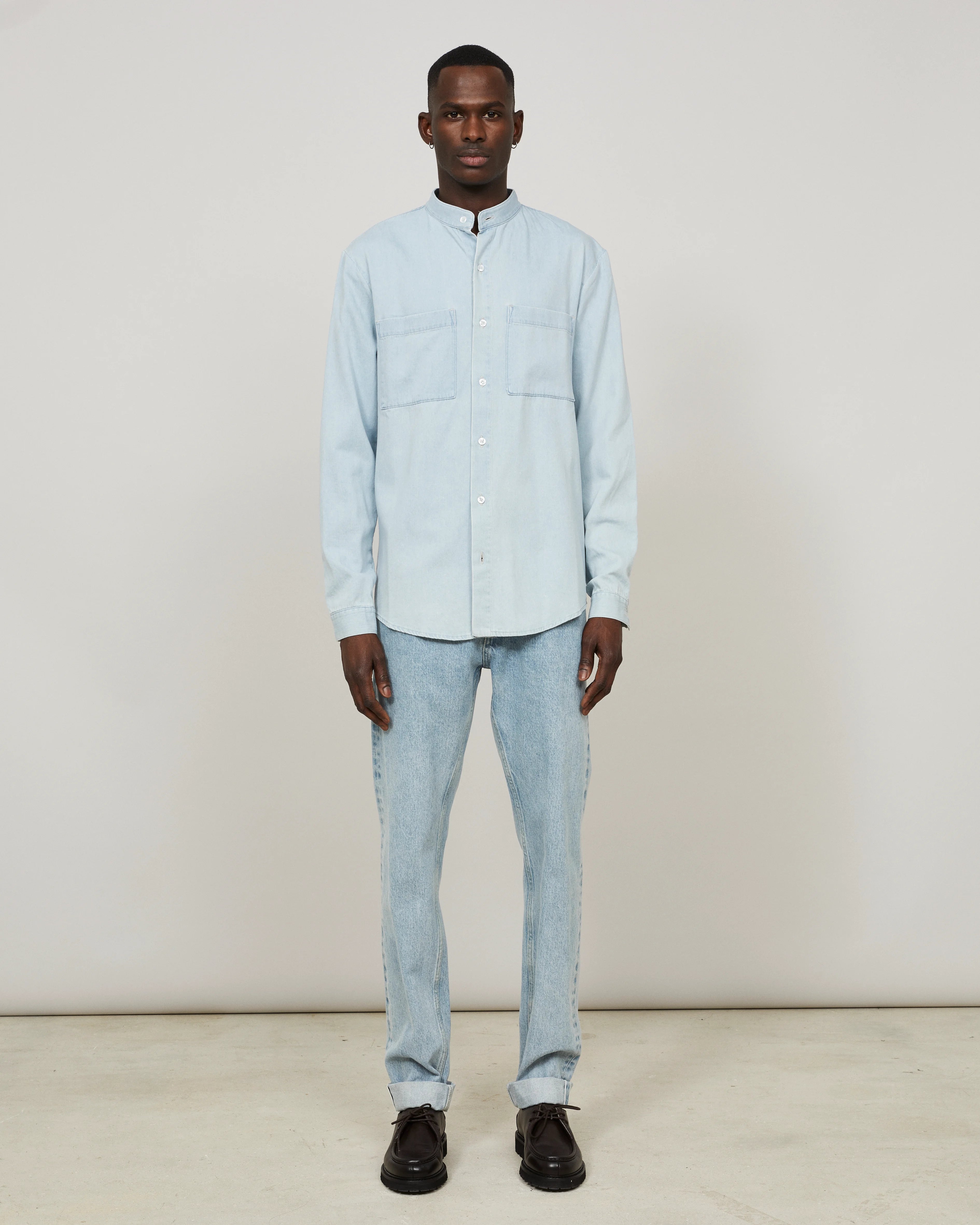 SPRING - Officer-collar shirt in washed denim