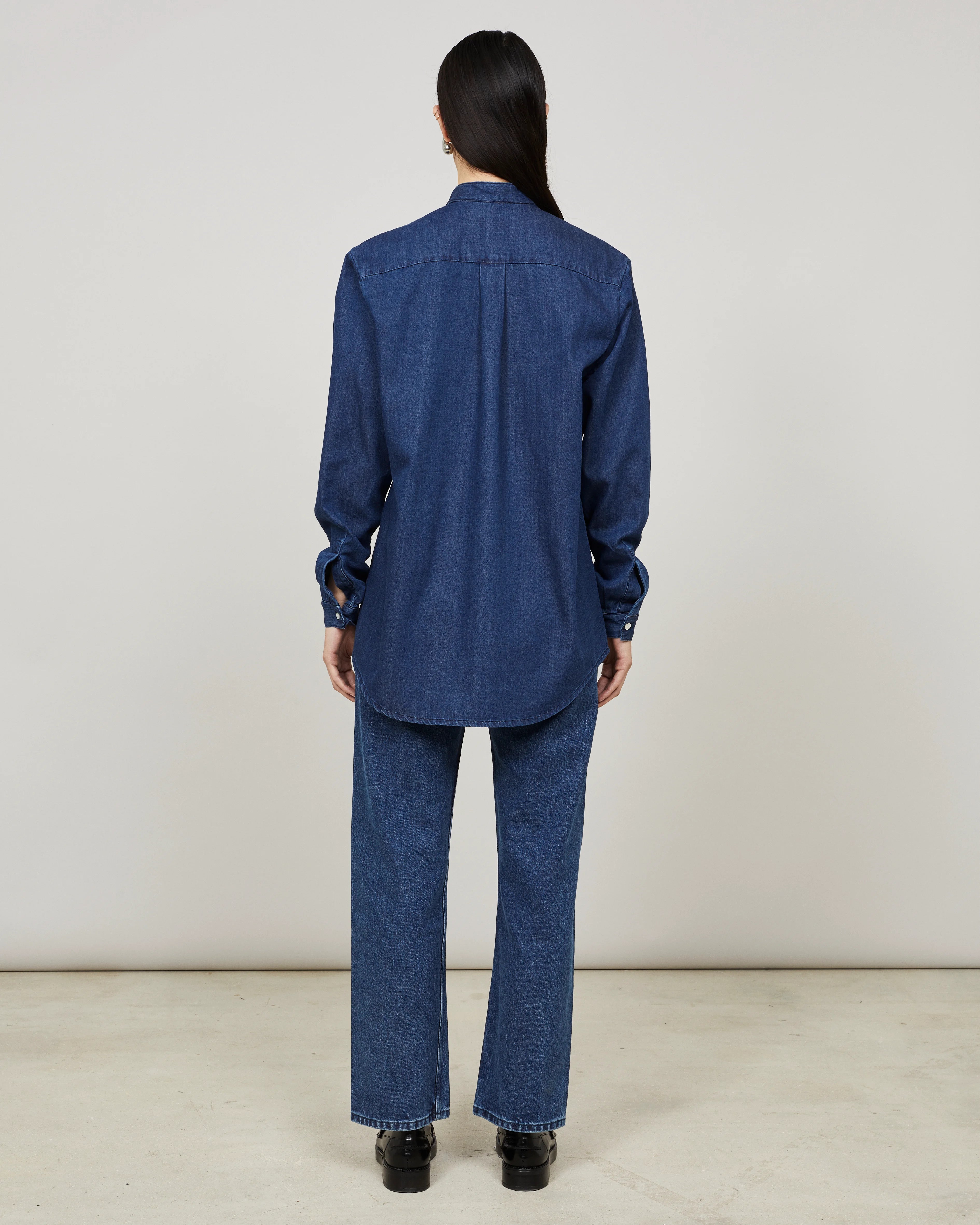 SPRING - Officer-collar shirt in washed denim
