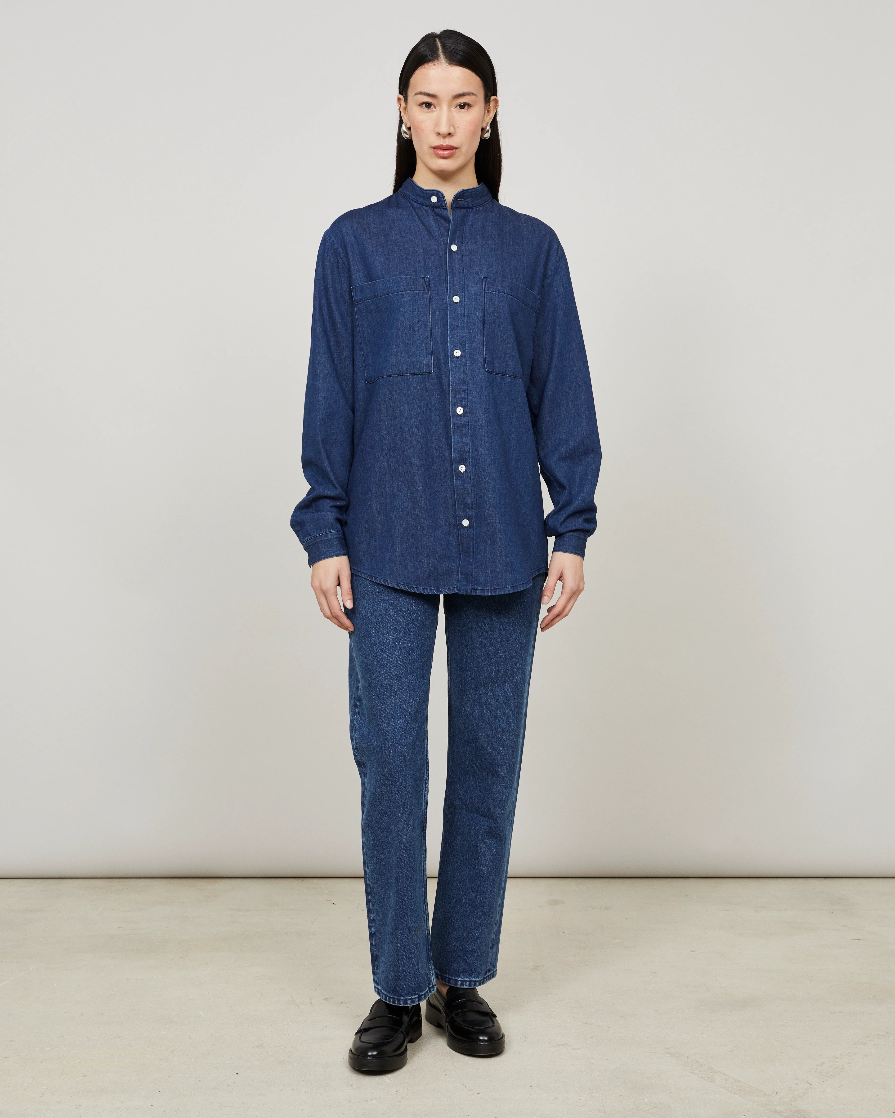 SPRING - Officer-collar shirt in washed denim