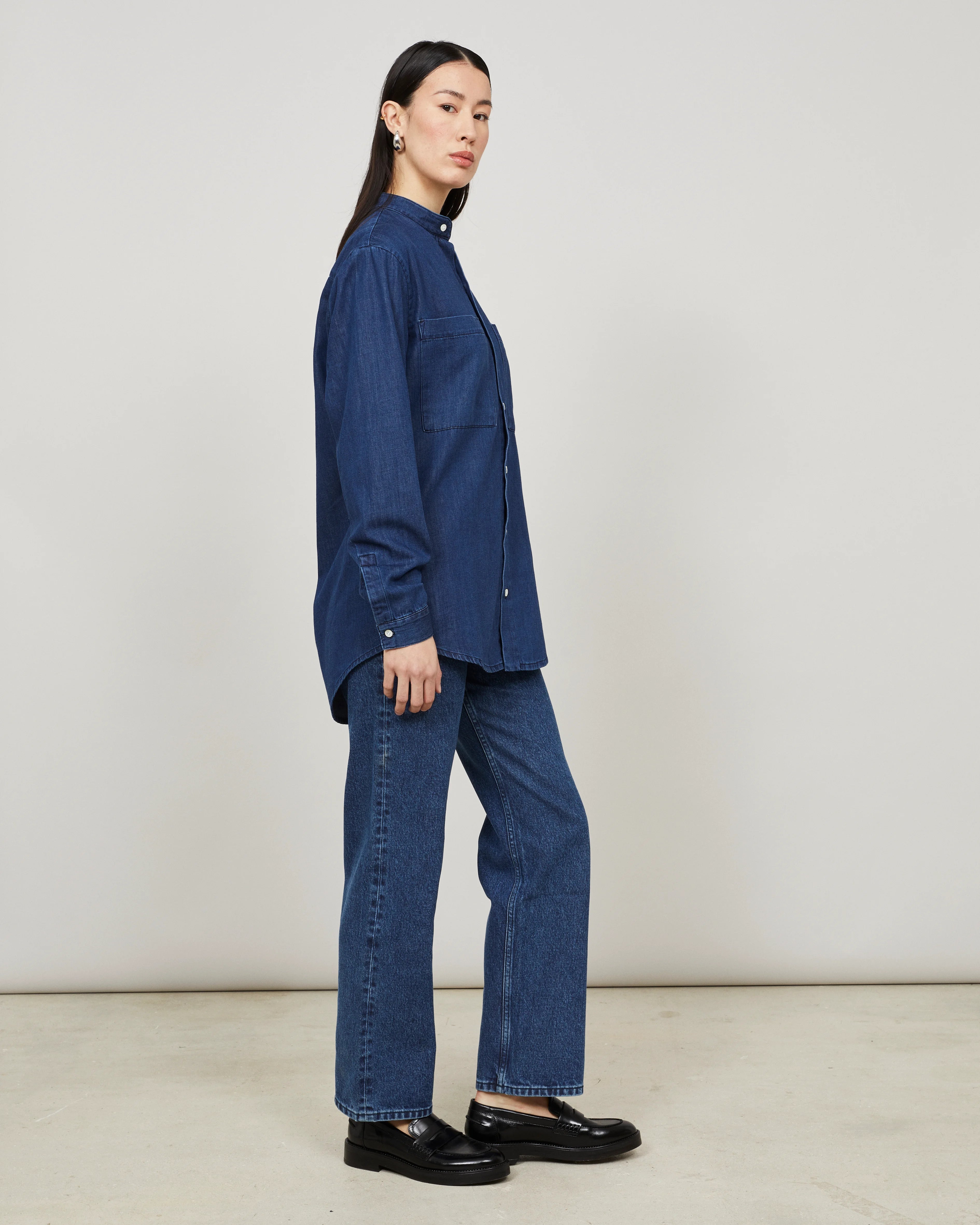 SPRING - Officer-collar shirt in washed denim