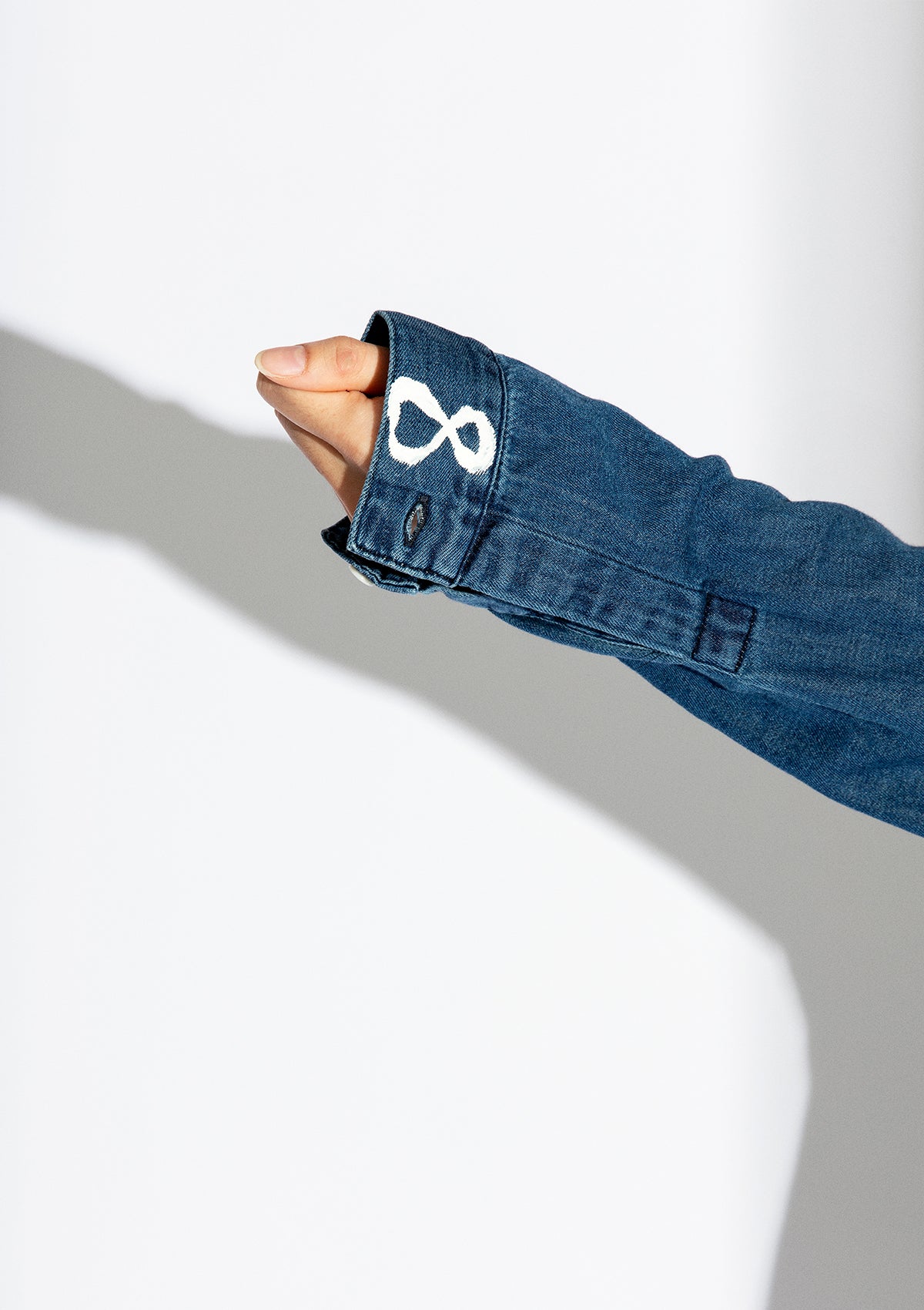 ADN loves ART - Chemise en denim - Oeuvre 8