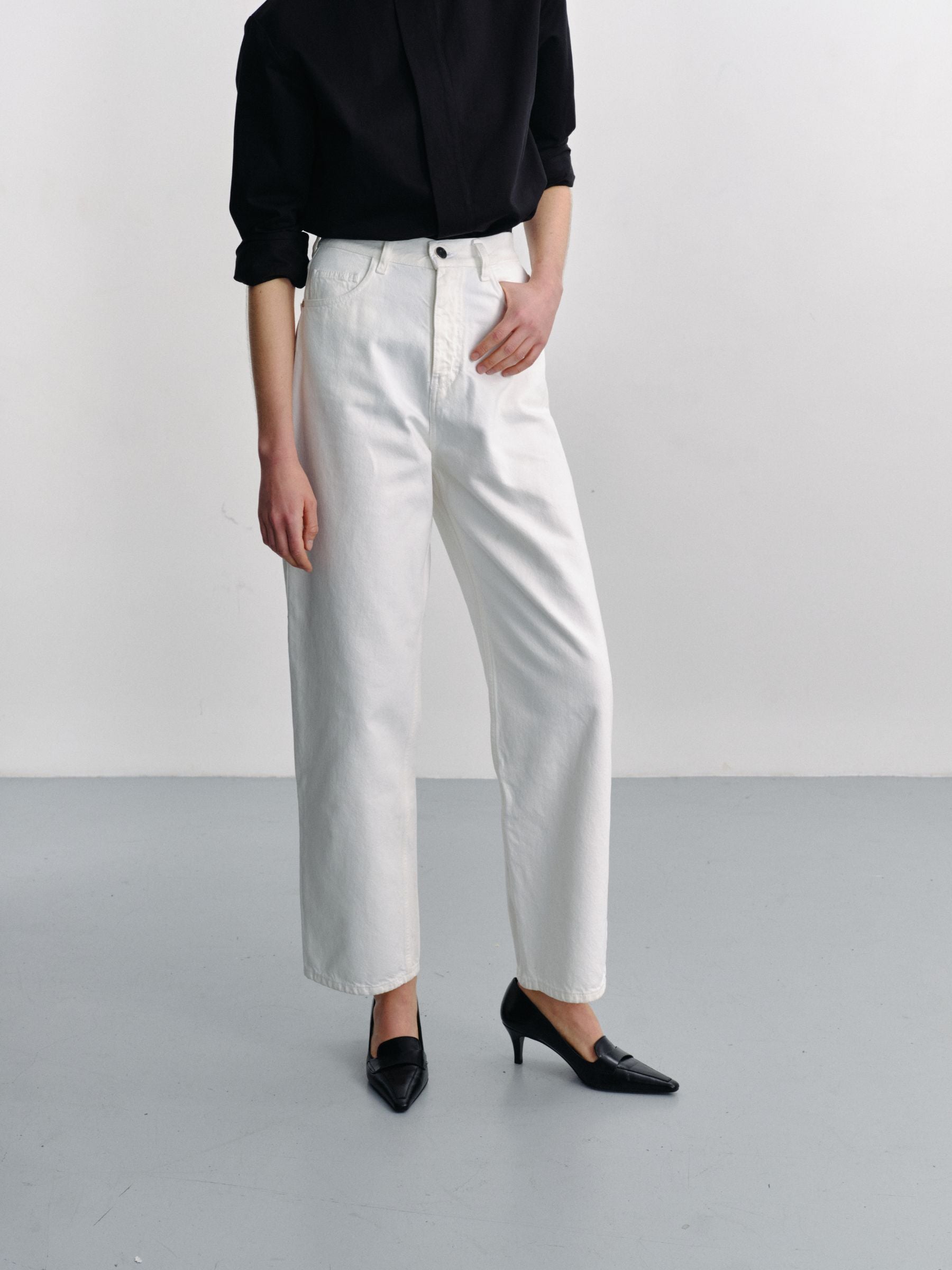 LARS - Wide leg jeans in ecru denim