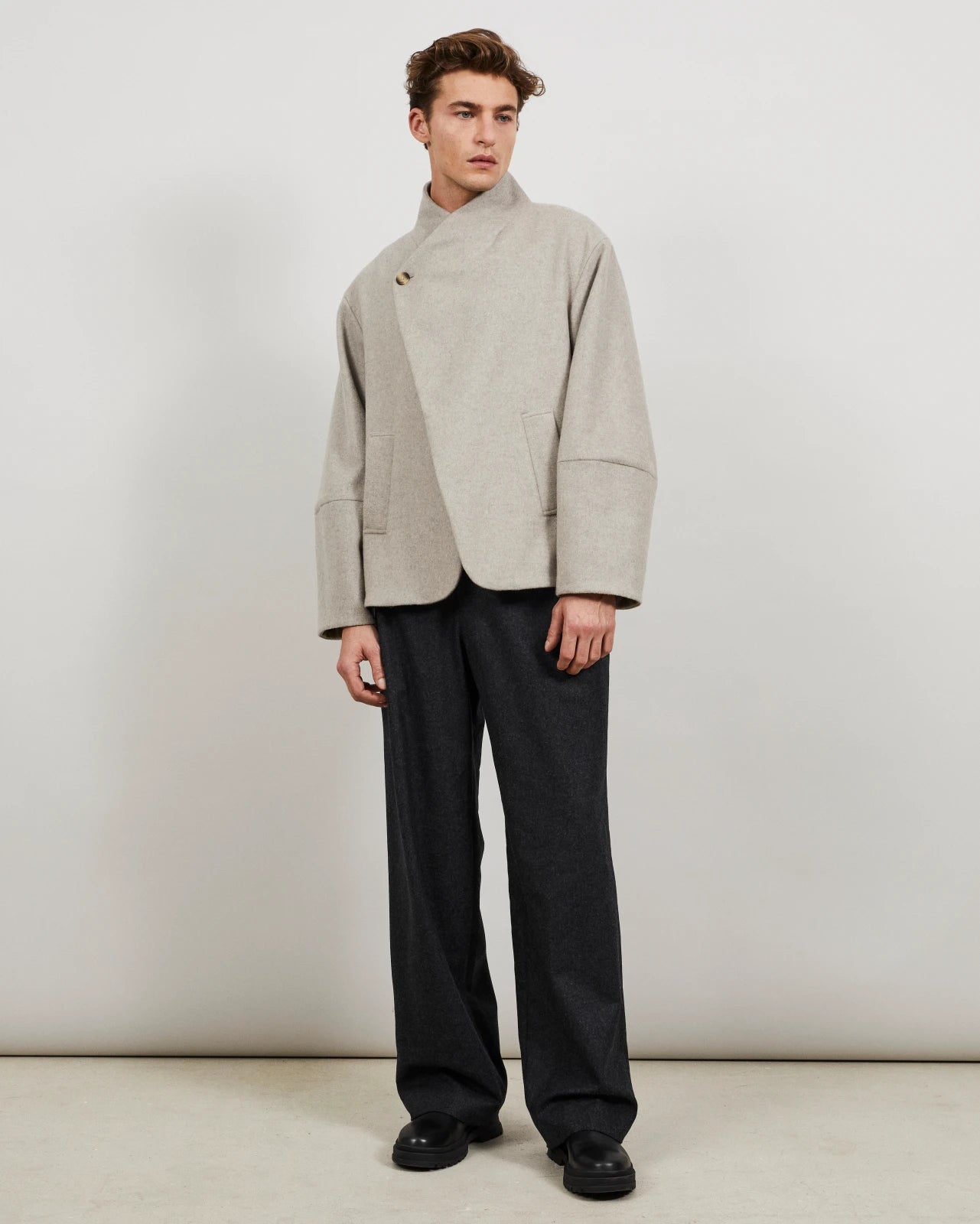 BOW - Short coat in cashmere and wool