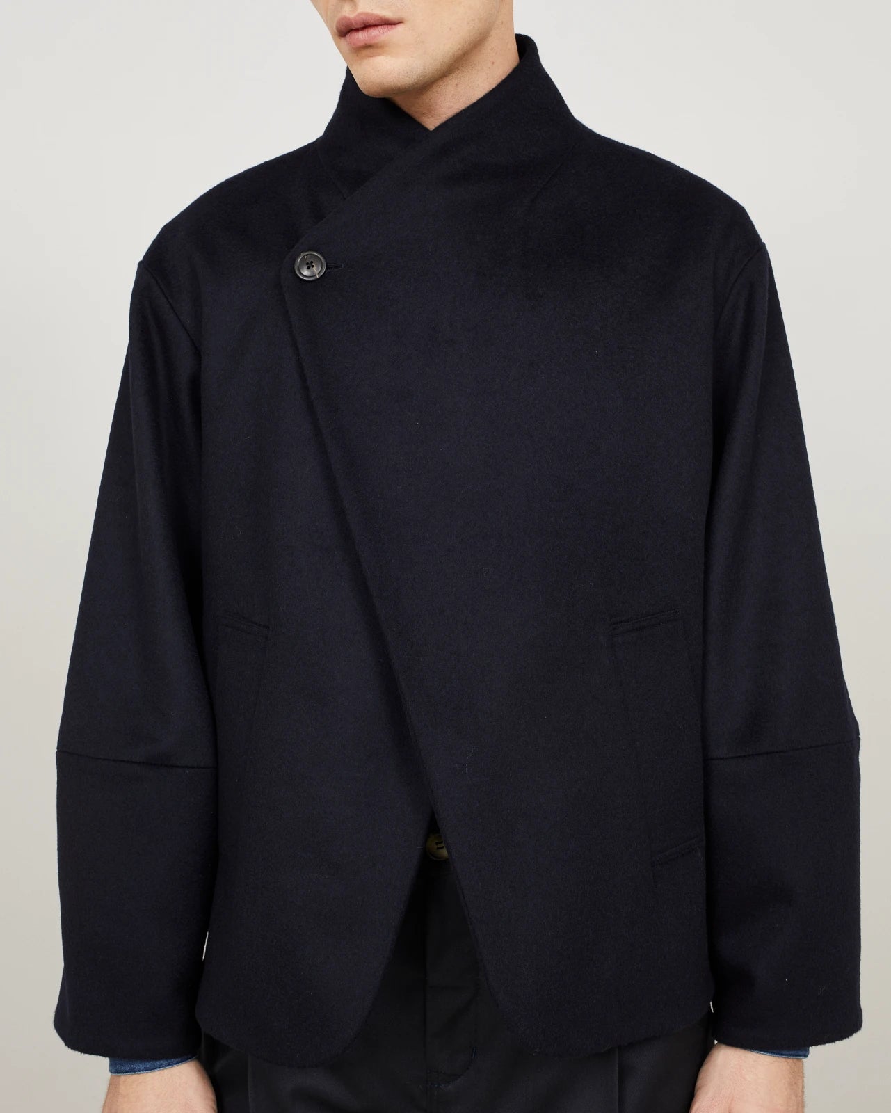 BOW - Short coat in cashmere and wool