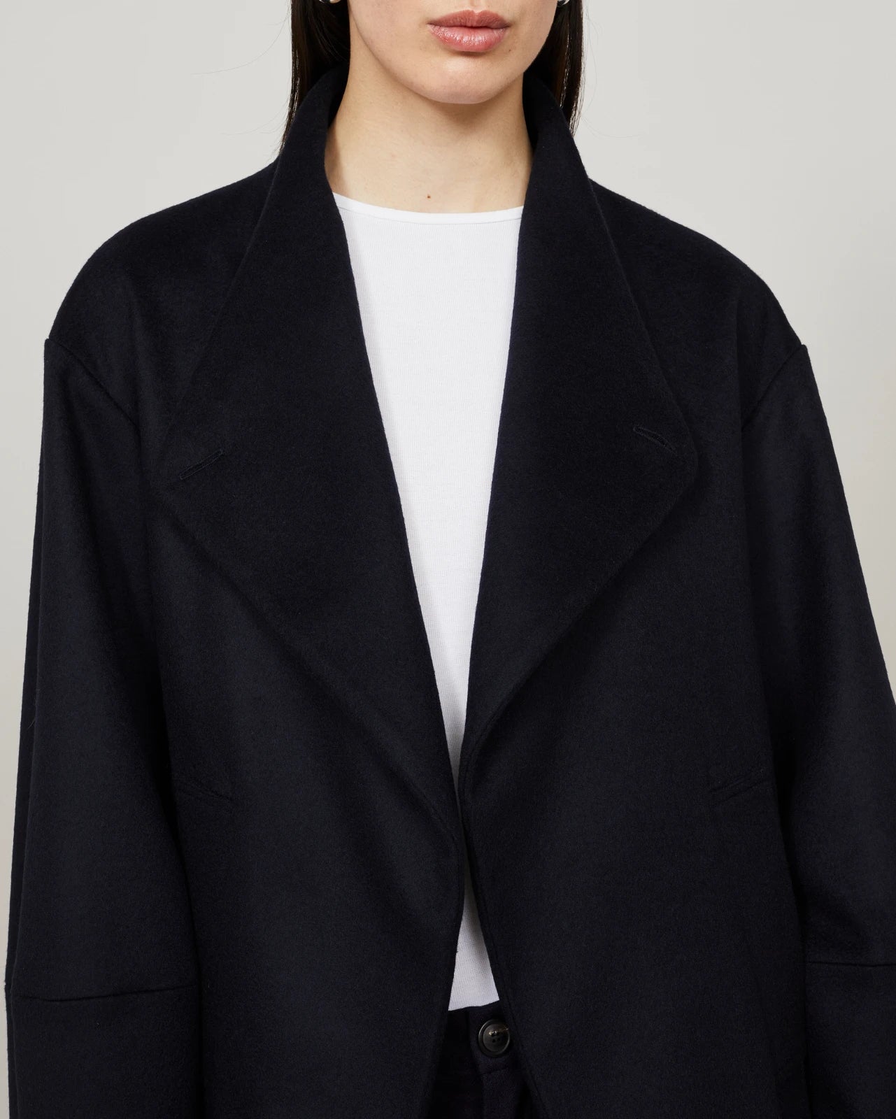 BOW - Short coat in cashmere and wool