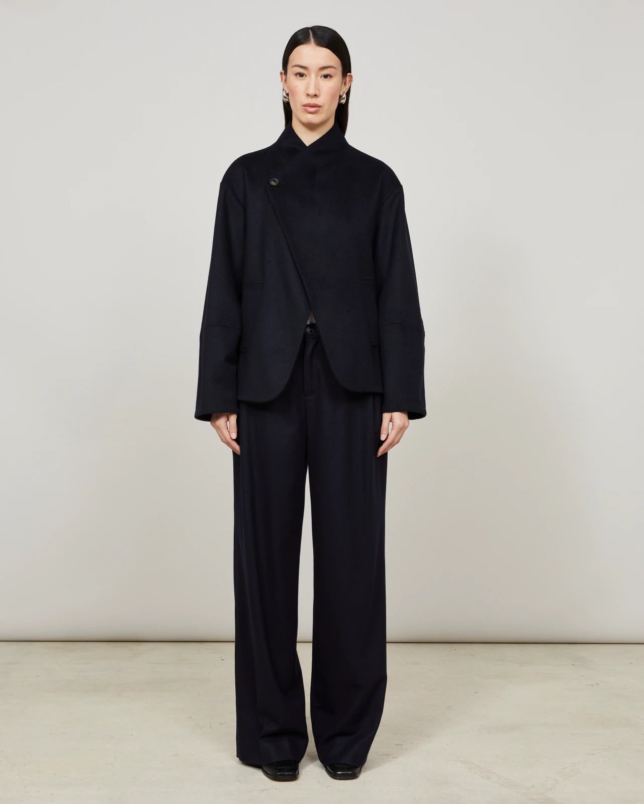 BOW - Short coat in cashmere and wool