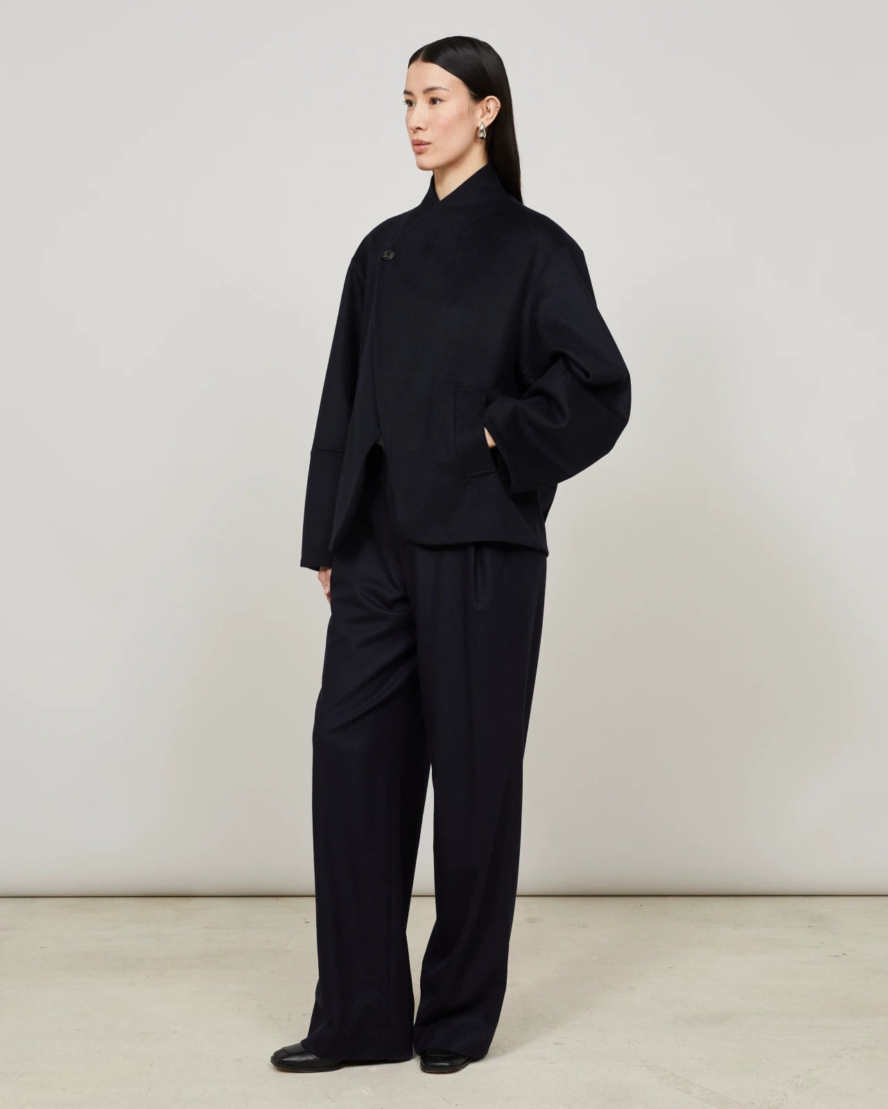 BOW - Short coat in cashmere and wool